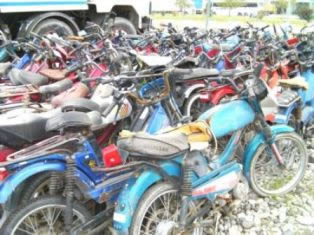 Erbaa'da Çürümeye Terk Edilen Motosikletler
