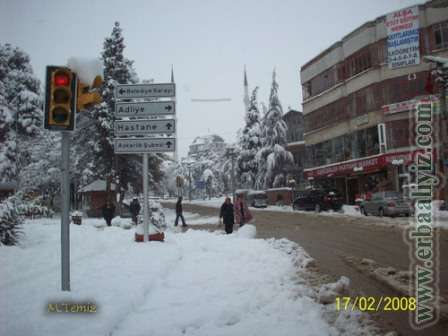 hükümet konağı önü.jpg
