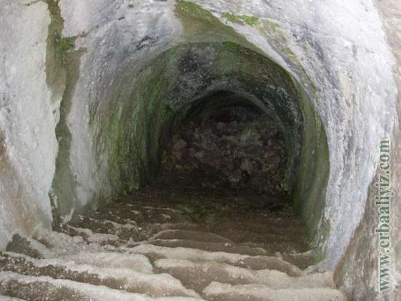 Emeri (Bağpınar) Köyü Kaya Mezarları