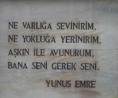 Ne varlığa sevinirem