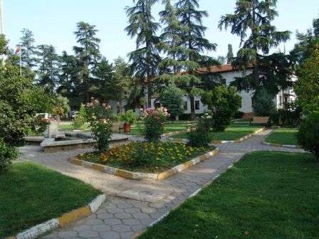 Kültür Evi Önü